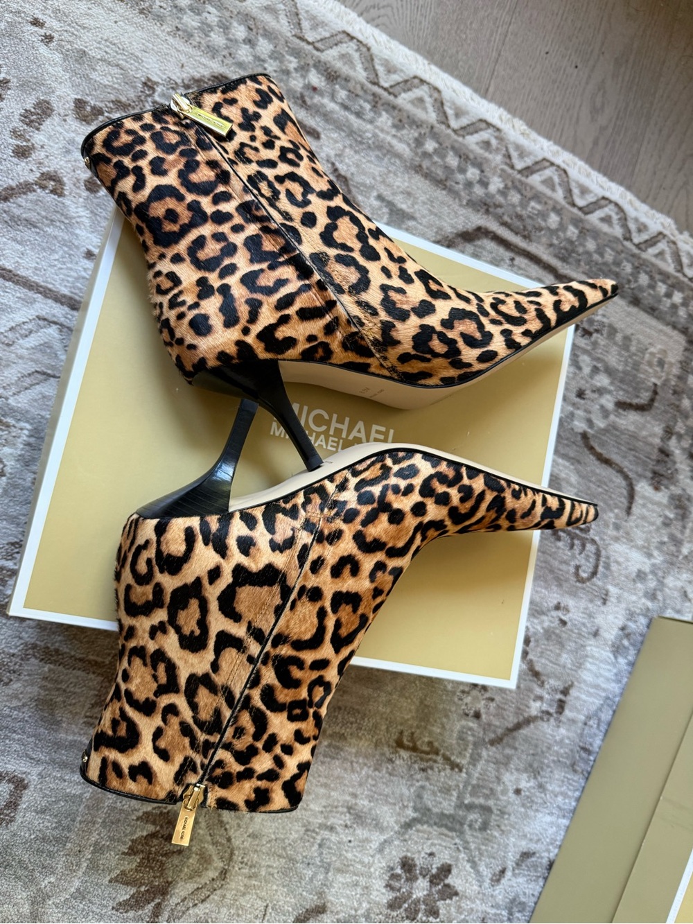 NWT Michael Kors Leopard-Print Pointed-Toe Ankle Boots i